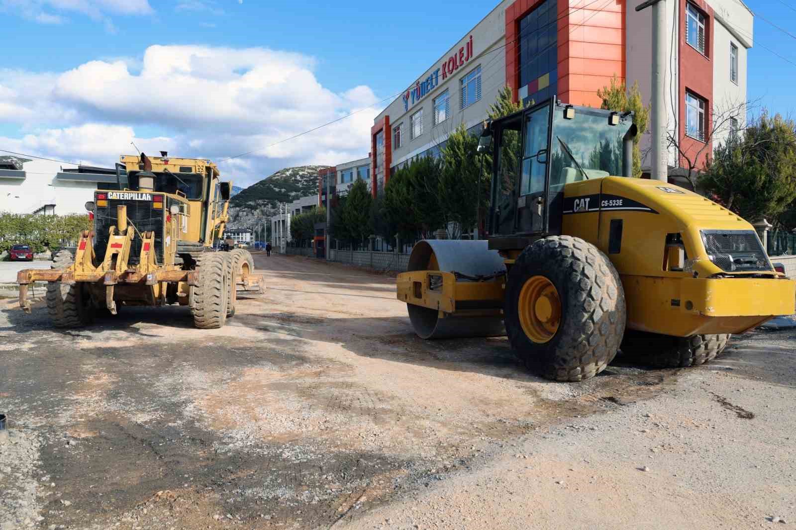 Menteşe Belediyesi’nden kolejler bölgesinde yoğun mesai
