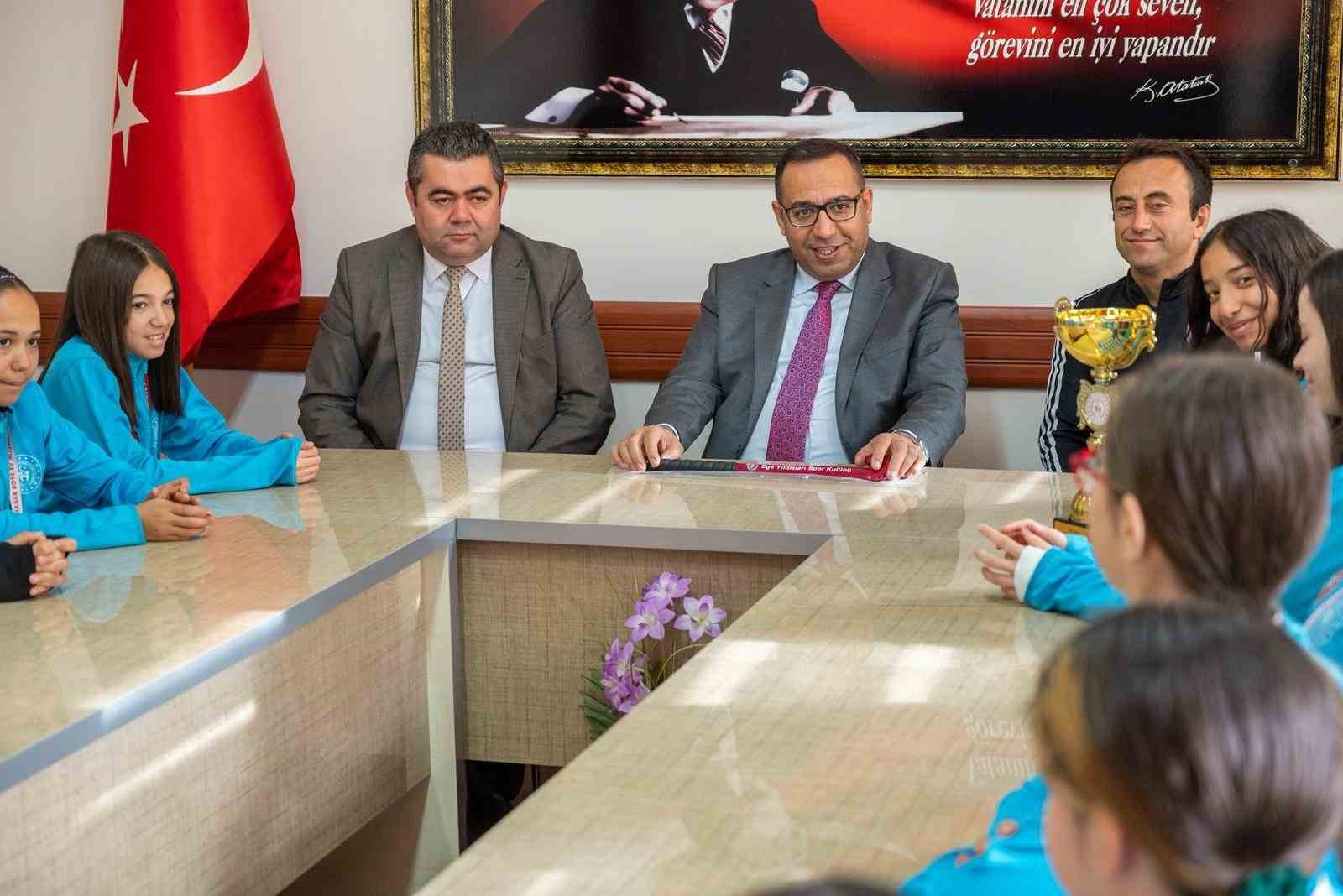 Menteşe Cumhuriyet Ortaokulu Hokey Takımı, Türkiye yarı finalleri yolunda
