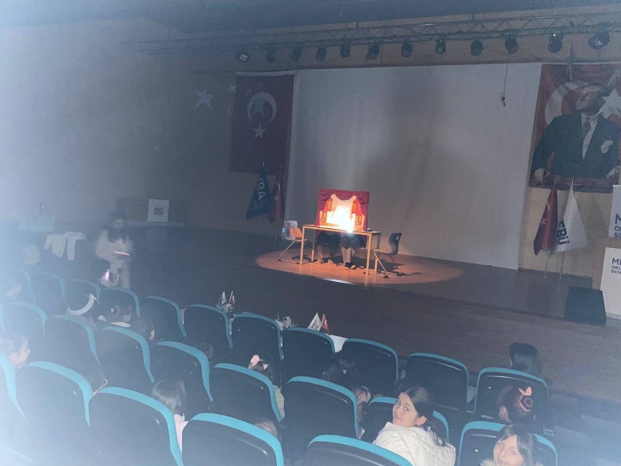 Menteşe’de çocuklar arıların dünyasını keşfetti
