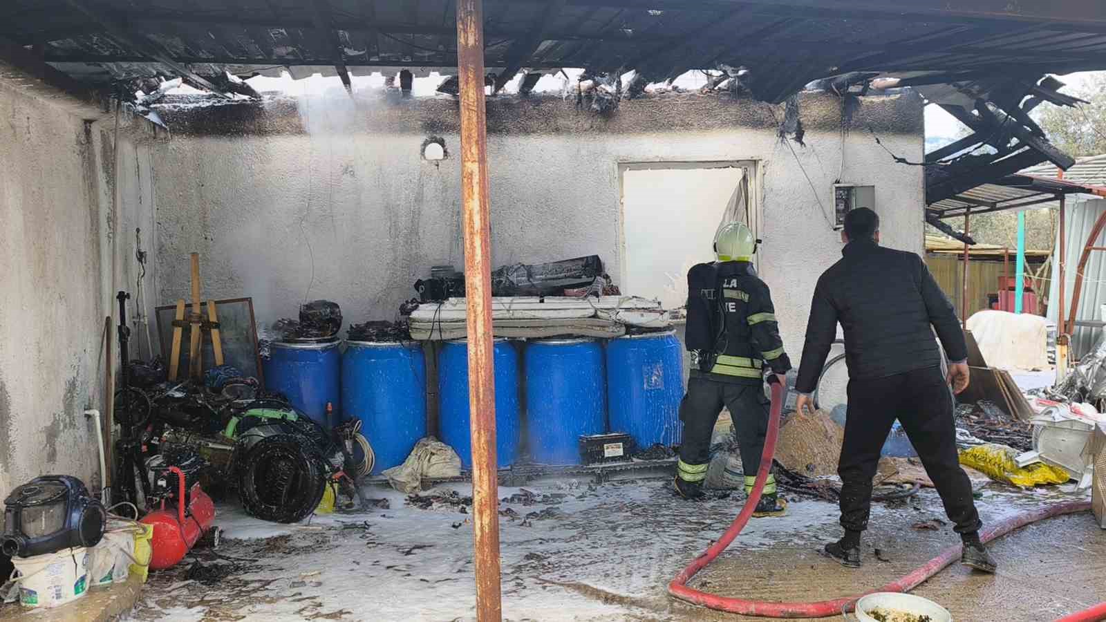Menteşe’de evde çıkan yangında ev kullanmaz hale geldi
