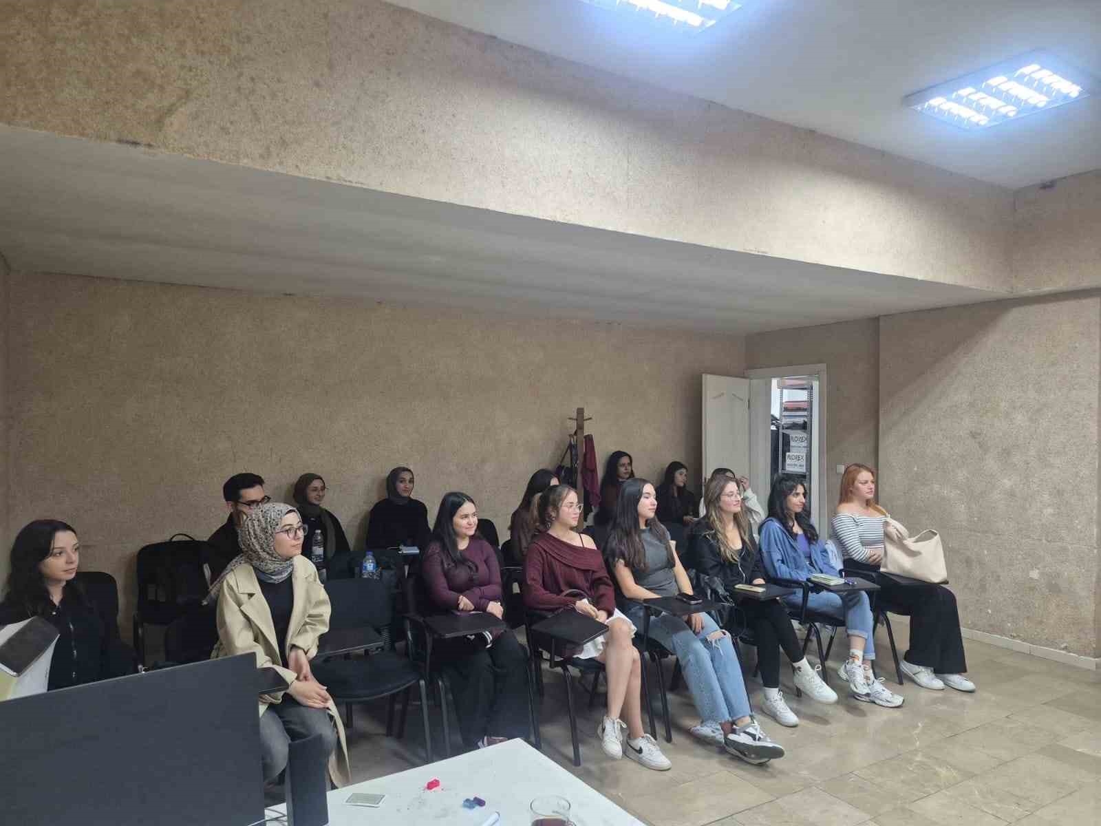 Menteşe’de, gençler "Kendini Keşfet" programı ile etkili iletişim eğitimi tamamlandı
