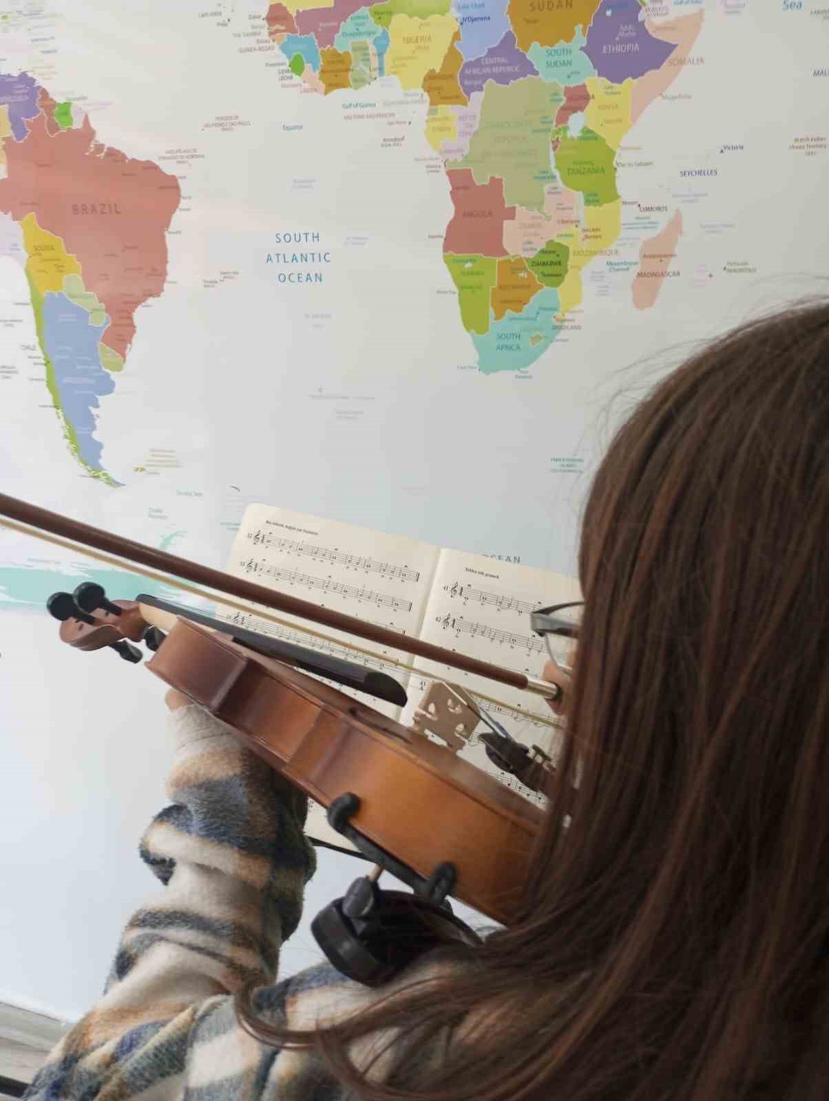 Menteşe’de gençler sanatla buluşuyor
Menteşe’de gençler sanatla buluşuyor