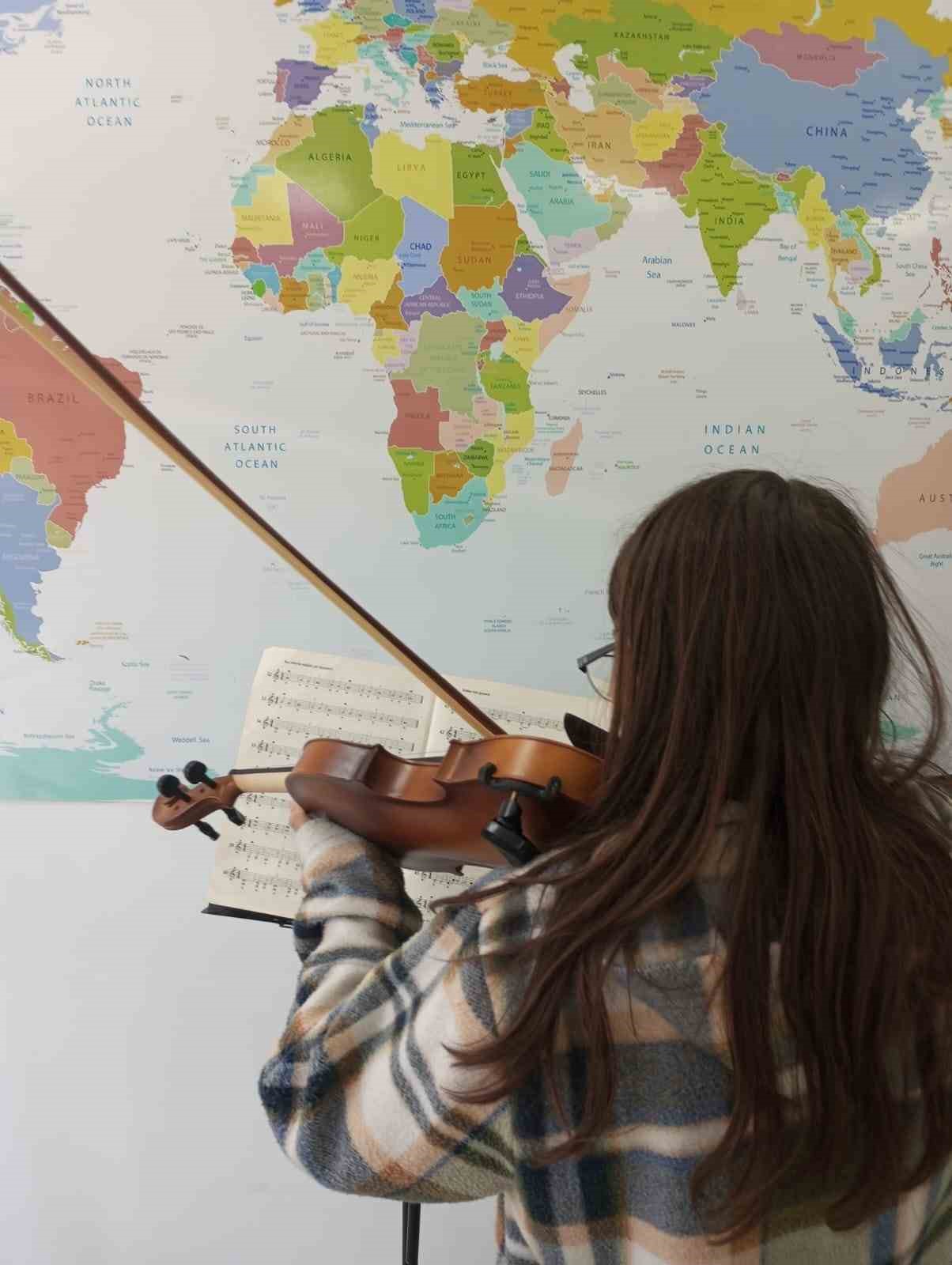 Menteşe’de gençler sanatla buluşuyor
Menteşe’de gençler sanatla buluşuyor