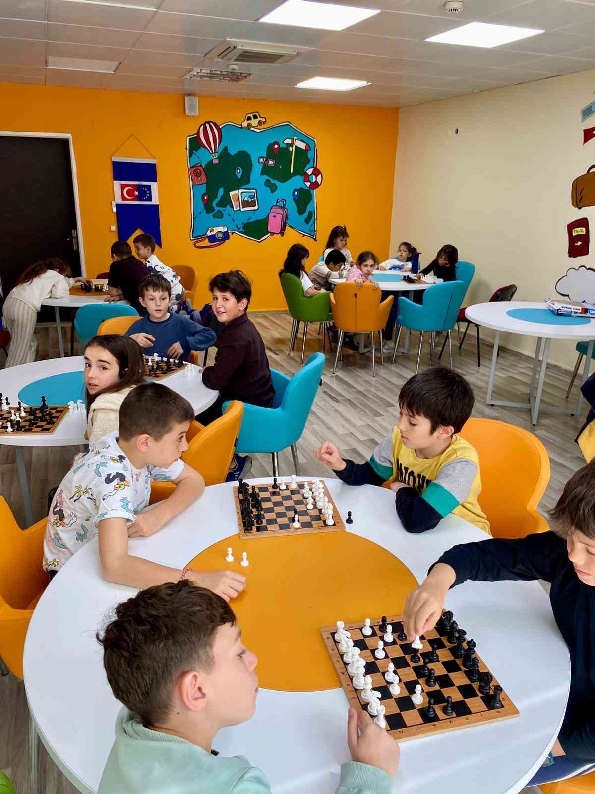 Menteşe’de hamle sırası gençlerde
