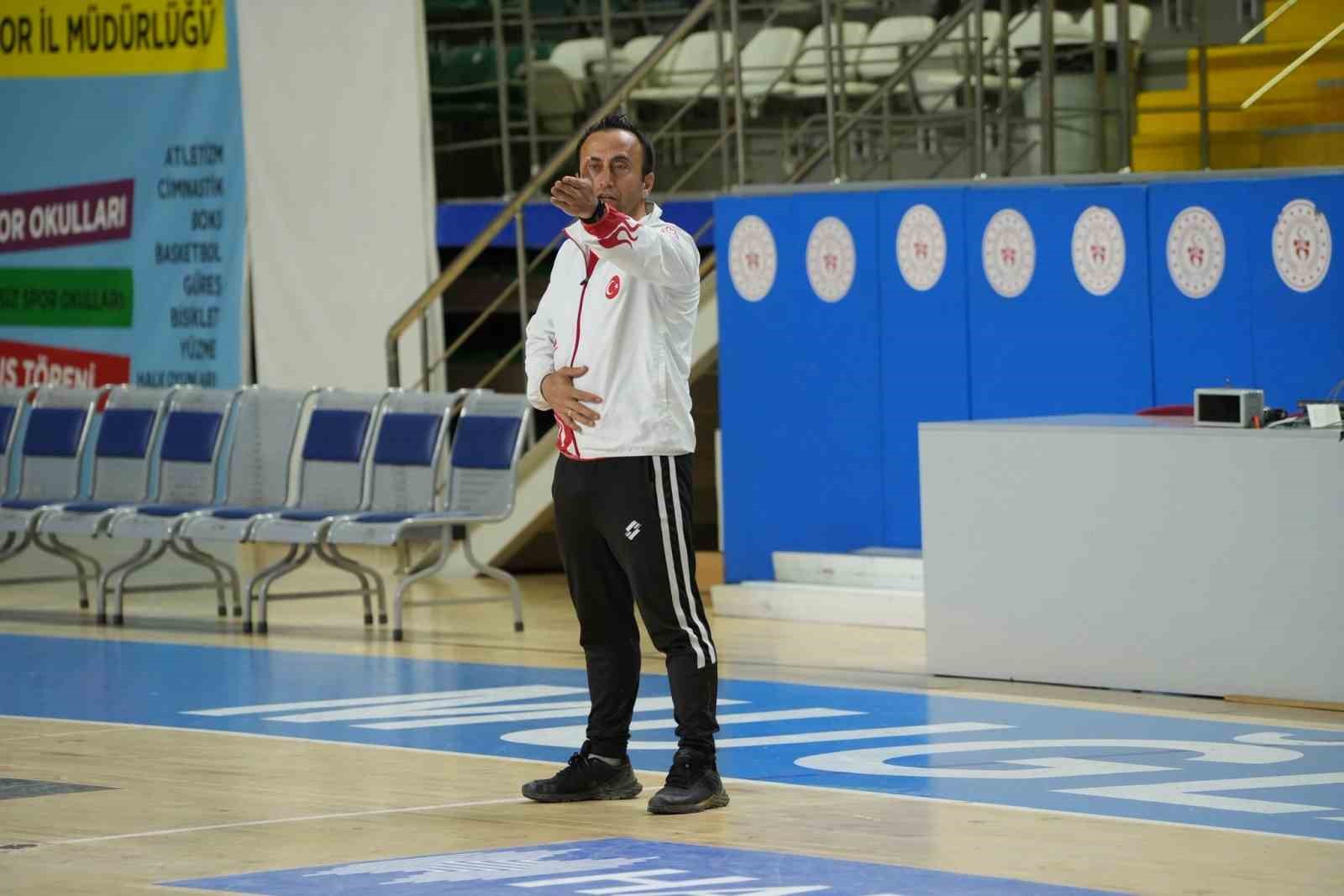 Menteşe’de Lakros rüzgarı
