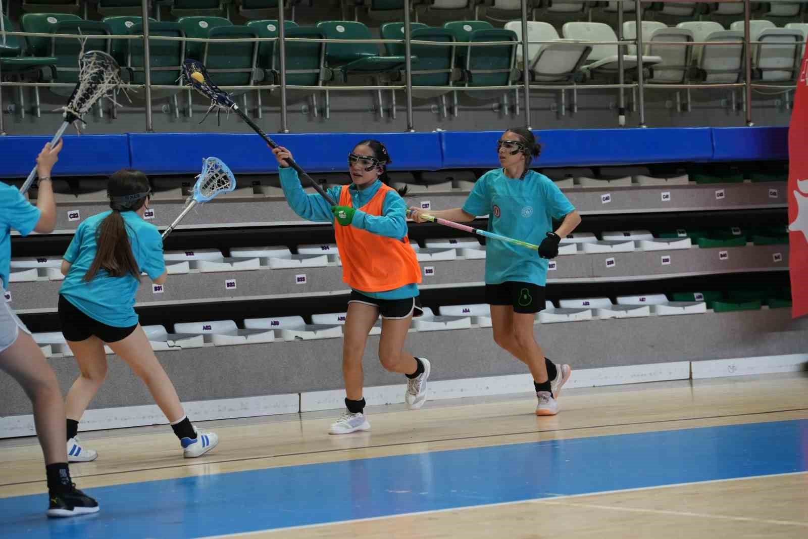 Menteşe’de Lakros rüzgarı
