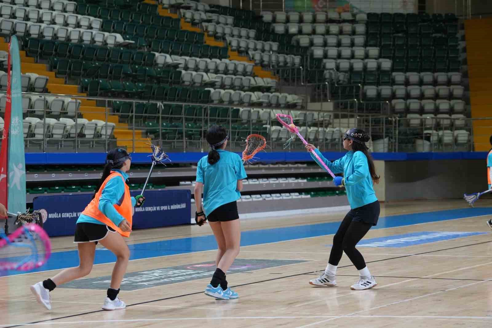 Menteşe’de Lakros rüzgarı
