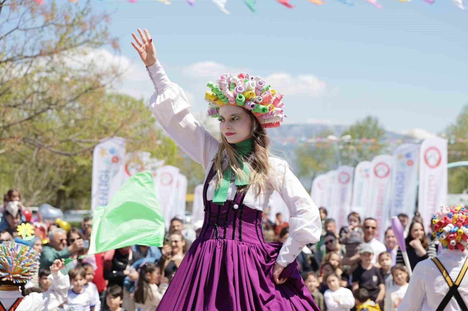 Menteşe’de uluslararası çocuk şenliği başladı
