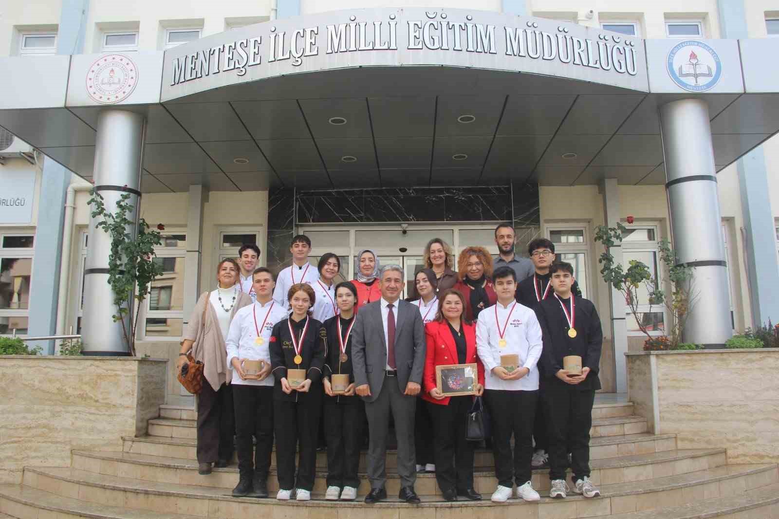 Menteşeli genç şefler, İstanbul’dan 11 madalya ile döndü
