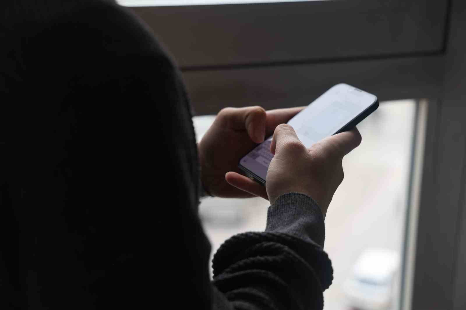 Merak edilen savaş görüntüleri çocukları olumsuz etkiliyor
Merak edilen savaş görüntüleri çocukları olumsuz etkiliyor