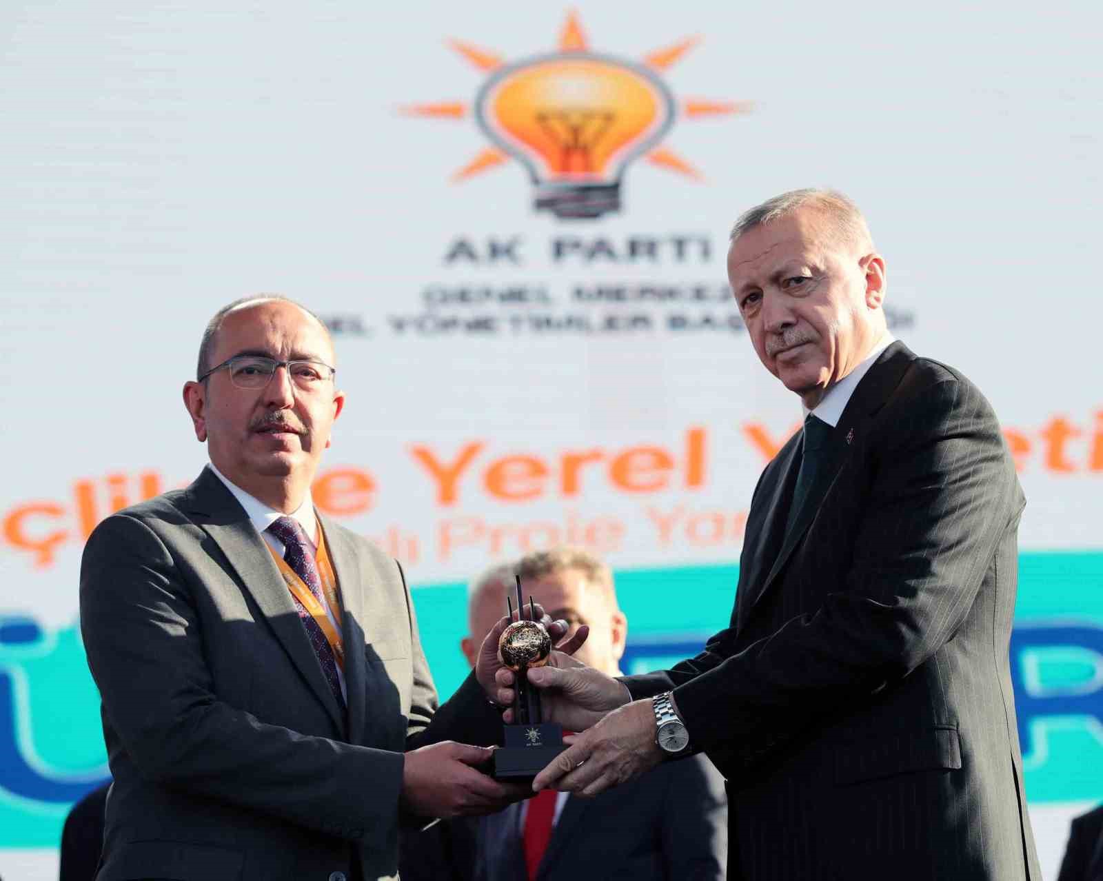 Meram’da Gençliğin, Sporun ve Eğitimin Adı; MEGA, 2026’ya da güçlü bir programla giriyor
Meram’da Gençliğin, Sporun ve Eğitimin Adı; MEGA, 2026’ya da güçlü bir programla giriyor