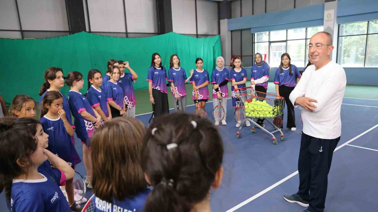 Meram’da Gençliğin, Sporun ve Eğitimin Adı; MEGA, 2026’ya da güçlü bir programla giriyor
Meram’da Gençliğin, Sporun ve Eğitimin Adı; MEGA, 2026’ya da güçlü bir programla giriyor