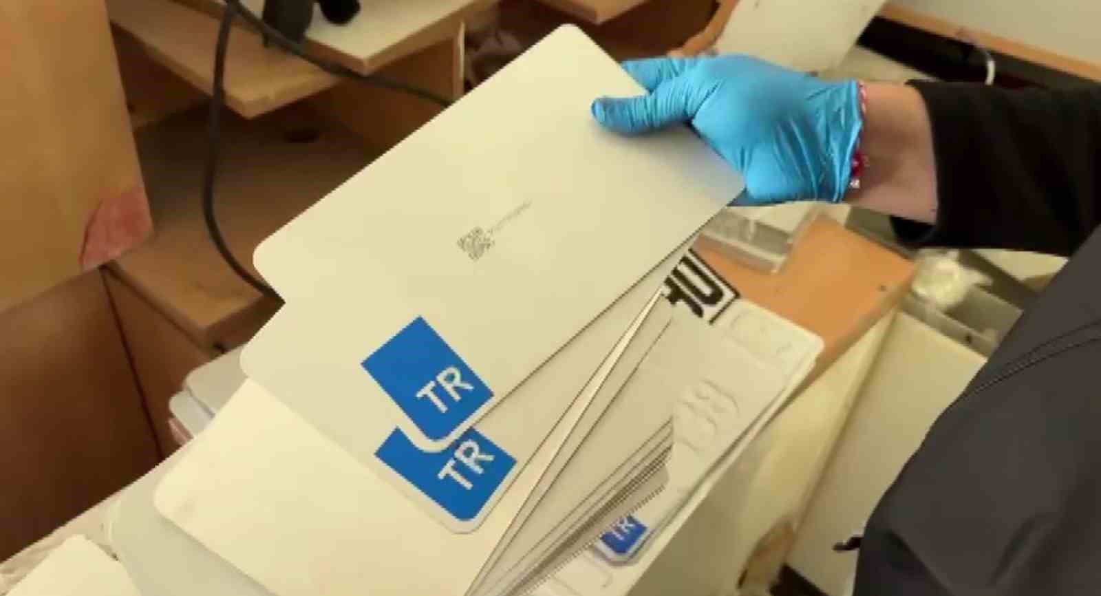 Merdiven altı plaka basım atölyelerine baskın: 4 tutuklama
