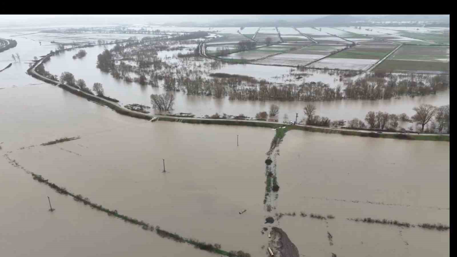 Meriç Nehri taştı, Subaşı’ndaki tarım arazileri sular altında kaldı
