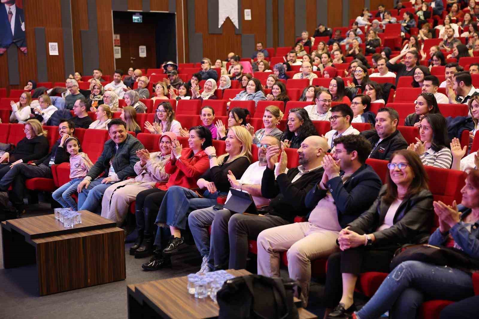 Merkezefendi Belediyesi MBLab Ai eğitimleriyle gençleri yapay zekanın geleceğine hazırlıyor
