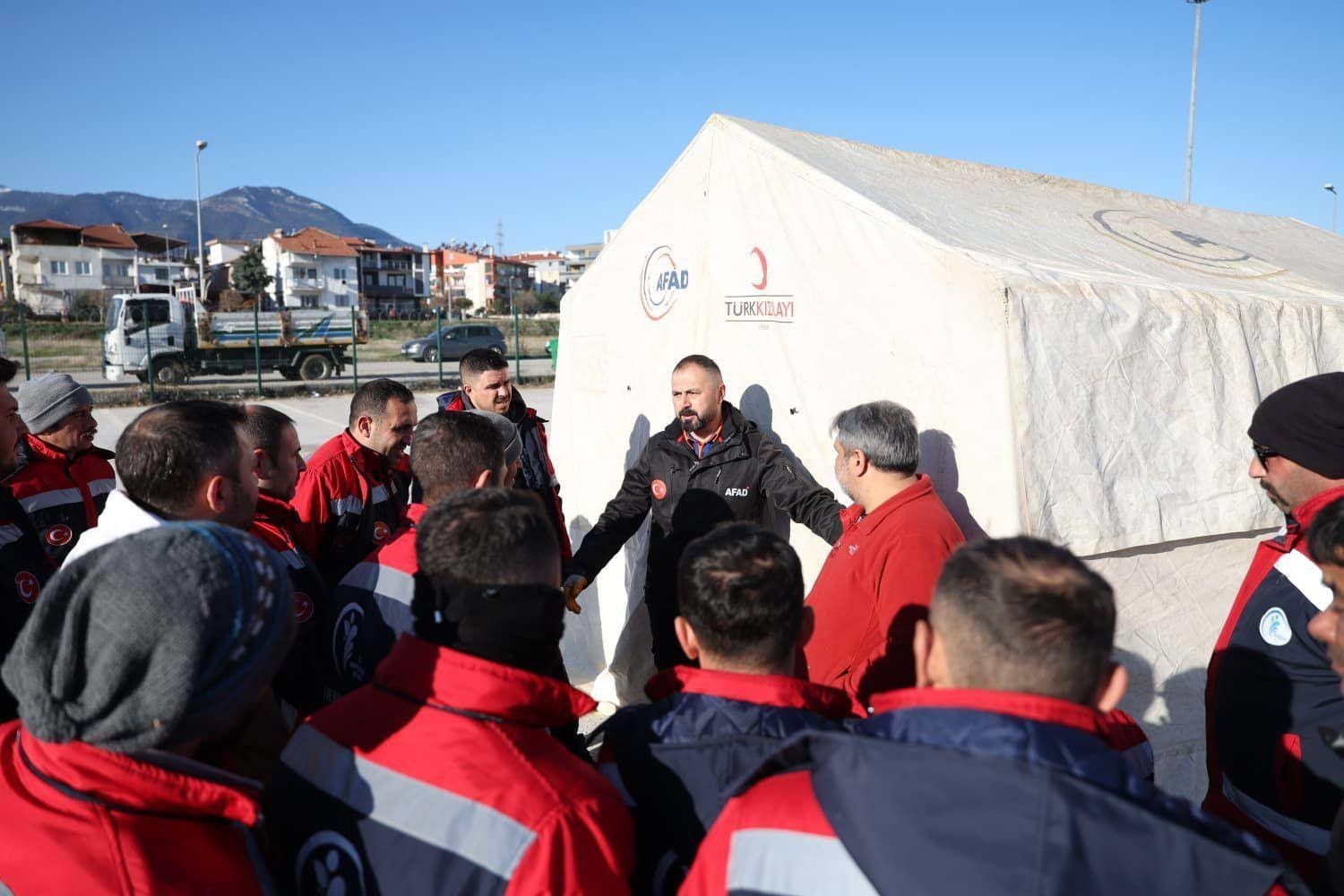 Merkezefendi Belediyesi personeline afet farkındalık ve çadır kurma eğitimi verildi
