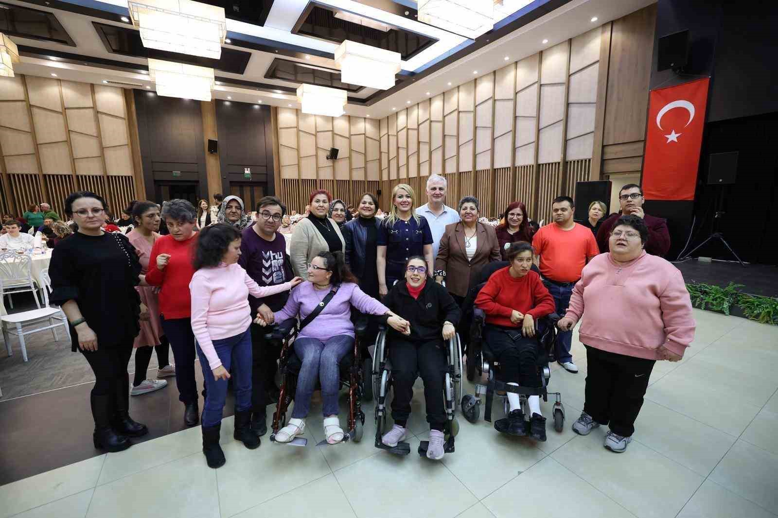 Merkezefendi’de Engelsiz Yaşam Akademisi aileleri iftarda buluştu
Merkezefendi’de Engelsiz Yaşam Akademisi aileleri iftarda buluştu