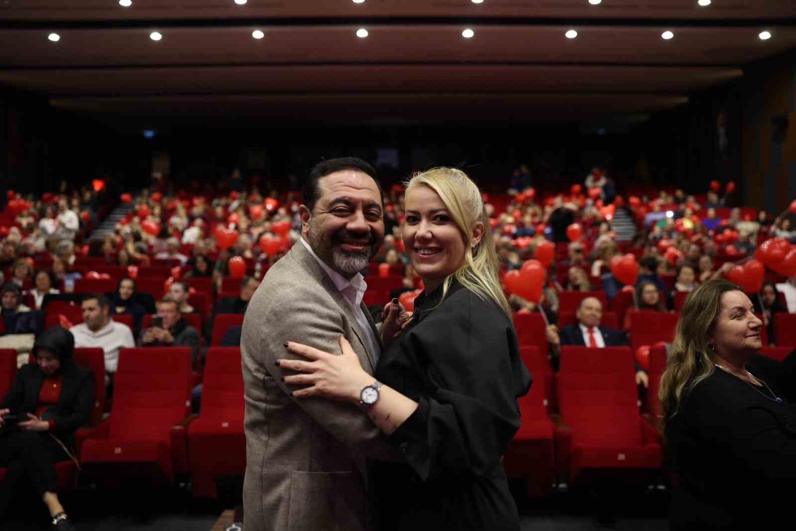 Merkezefendi’de Sevgililer Günü’ne özel "Aşka Dair" konseri büyük beğeni topladı
