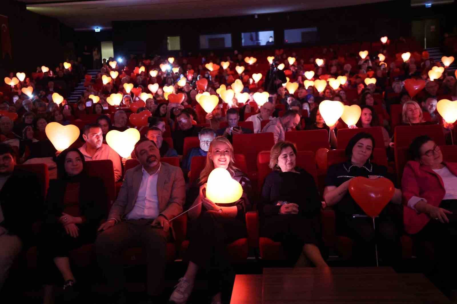 Merkezefendi’de Sevgililer Günü’ne özel "Aşka Dair" konseri büyük beğeni topladı
