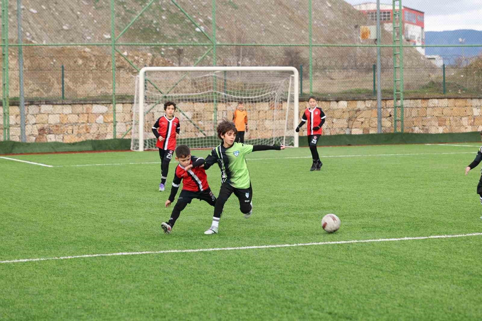 Merkezefendi’de U-9 Şenlik Ligi tüm hızıyla devam ediyor

