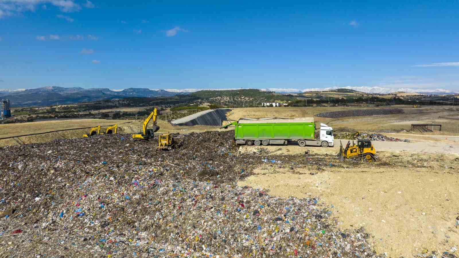 Mersin Büyükşehir, atıktan 117 bin megavat elektrik enerjisi üretti
