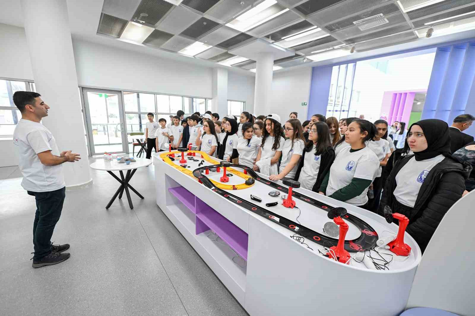 Mersin Büyükşehir, atıktan 117 bin megavat elektrik enerjisi üretti
