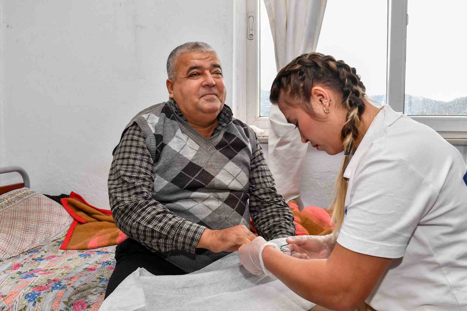 Mersin Büyükşehir Belediyesi 2025’te sağlık ve sosyal destekle her kesime ulaştı
