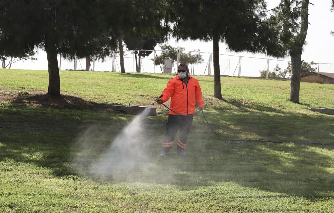 Mersin Büyükşehir Belediyesi kent genelinde haşereyle mücadeleyi sürdürüyor
