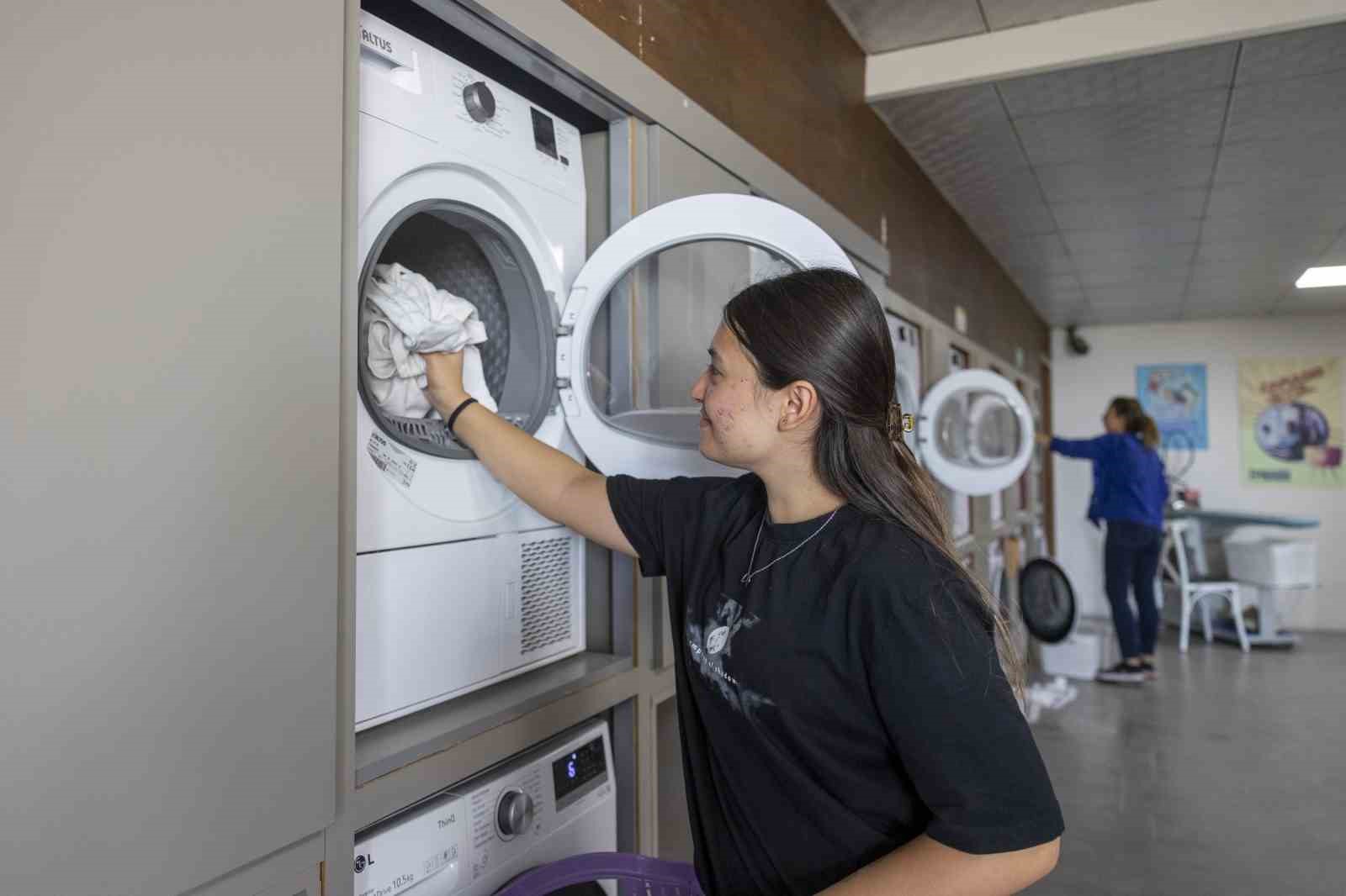 Mersin Büyükşehir Belediyesi, sosyal belediyecilikte örnek oldu
Mersin Büyükşehir Belediyesi, sosyal belediyecilikte örnek oldu