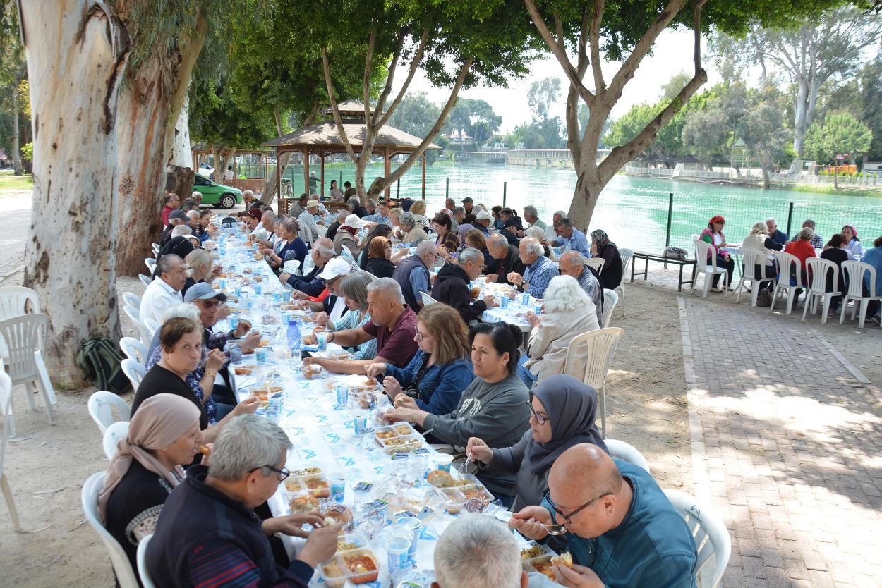 Mersin Büyükşehir Belediyesinden emeklilere doğa gezisi
