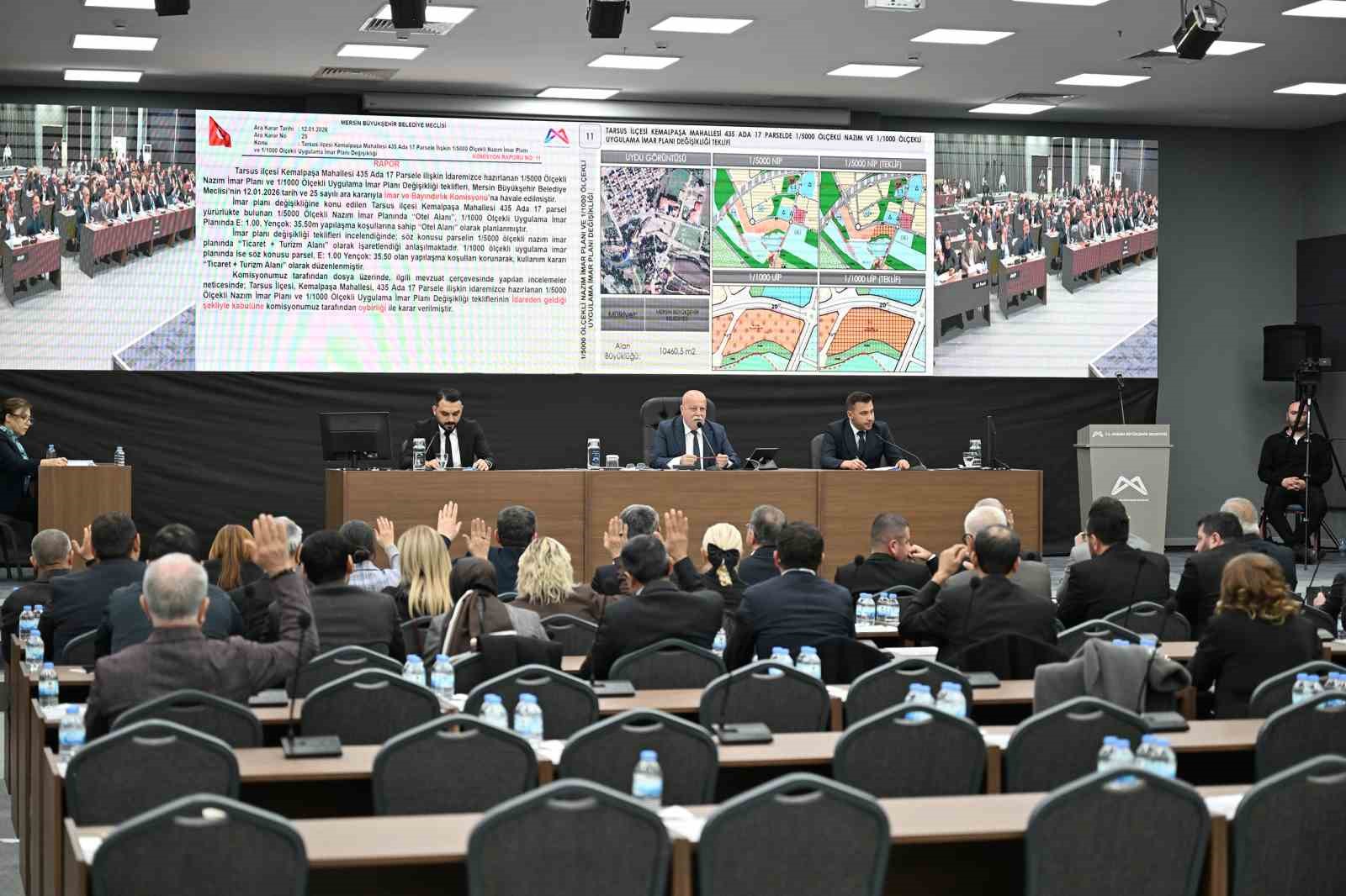 Mersin Büyükşehir Meclisinde 2,5 milyar TL’lik borçlanma tartışıldı
Mersin Büyükşehir Meclisinde 2,5 milyar TL’lik borçlanma tartışıldı