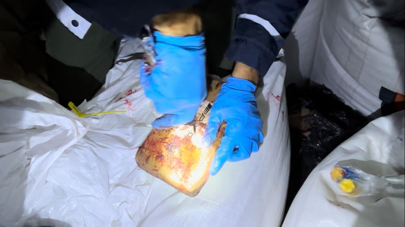 Mersin Limanı’ndaki 298 kilo kokainle ilgili 2 şüpheli gözaltına alındı
