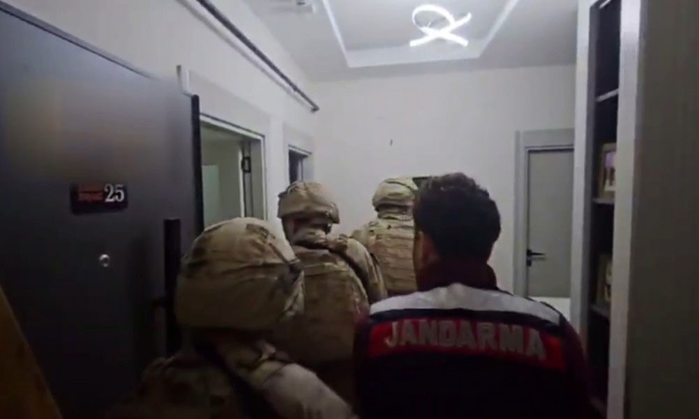 Mersin merkezli yasadışı bahis operasyonunda 15 kişi tutuklandı
