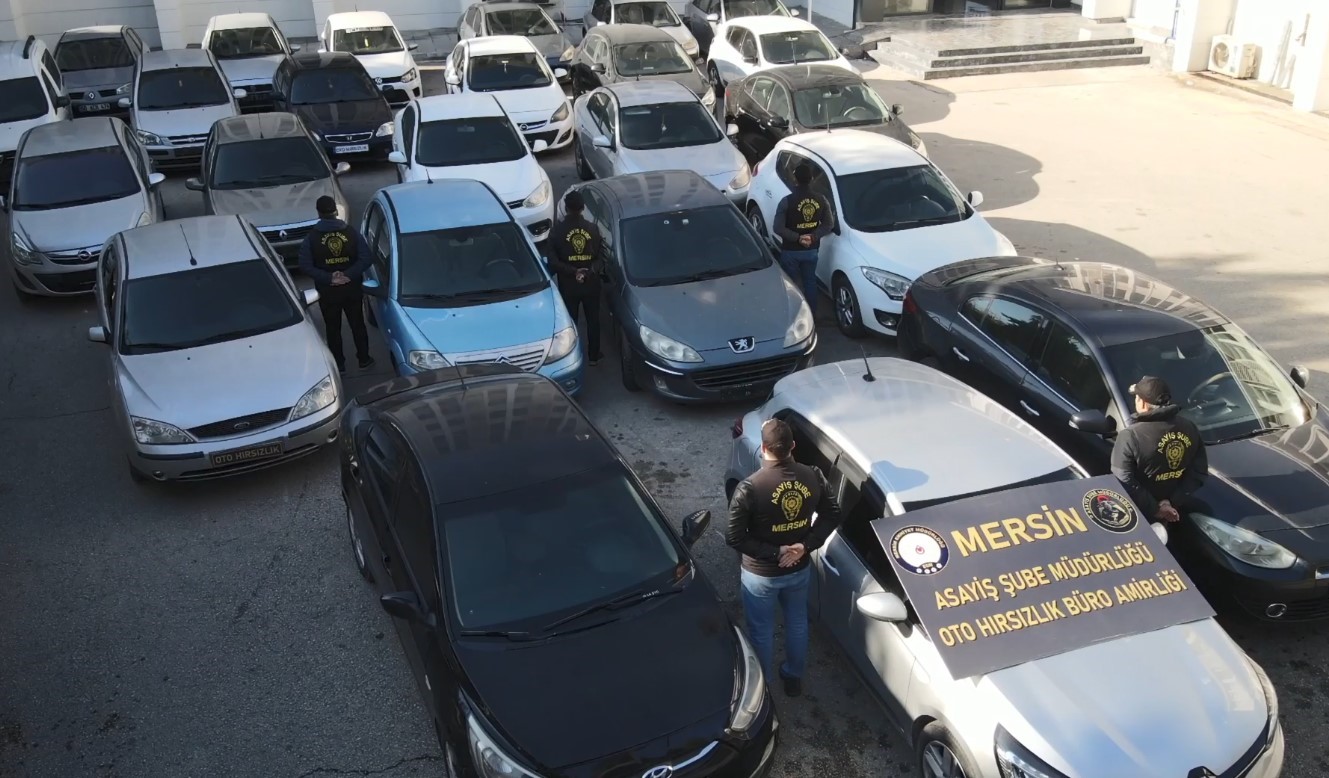 Mersinde 1 milyar 180 milyonluk "Change Araç" çetesine operasyon: 14 tutuklama
Mersinde 1 milyar 180 milyonluk "Change Araç" çetesine operasyon: 14 tutuklama