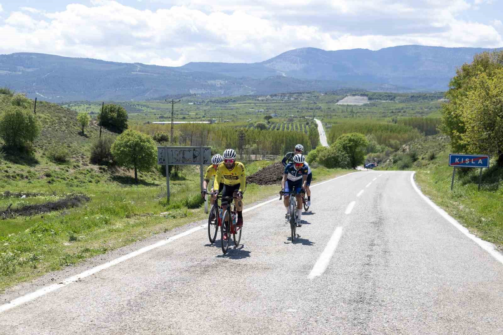 Mersin’de 120 sporcu 126 kilometrelik etapta yarıştı
