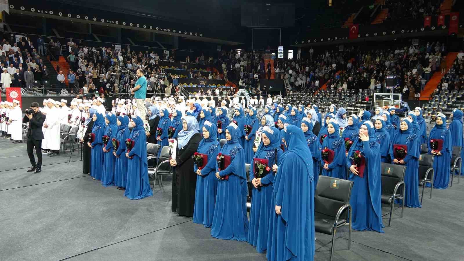 Mersin’de 260 öğrenci hafızlık icazeti aldı
