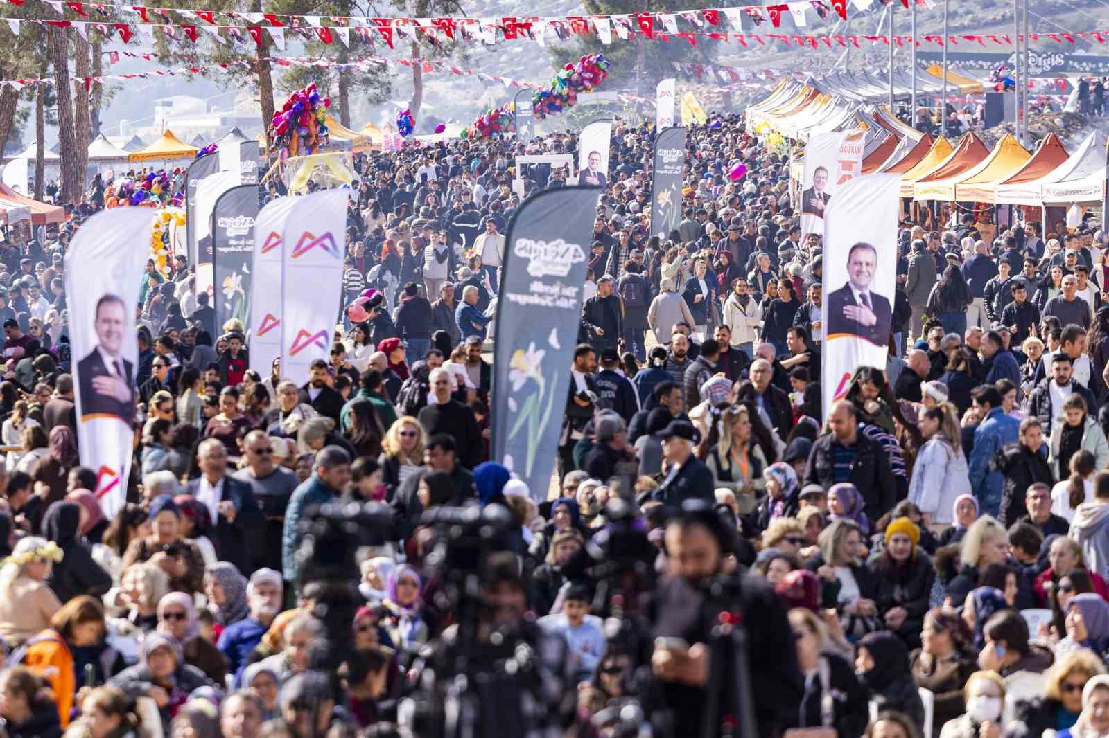 Mersin’de 4. Nergis Şenliği binlerce vatandaşı buluşturdu
