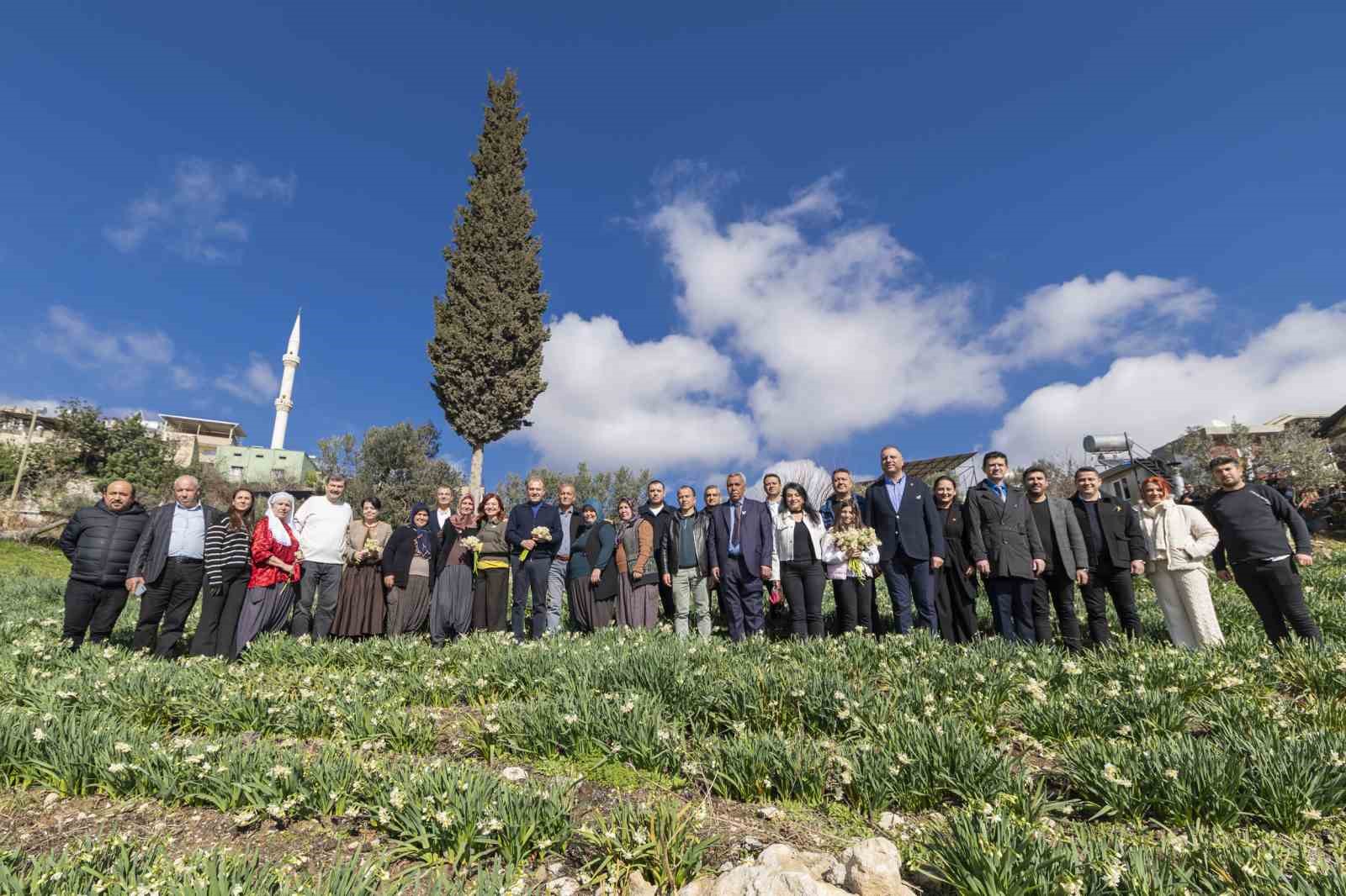 Mersin’de 4. Nergis Şenliği binlerce vatandaşı buluşturdu
