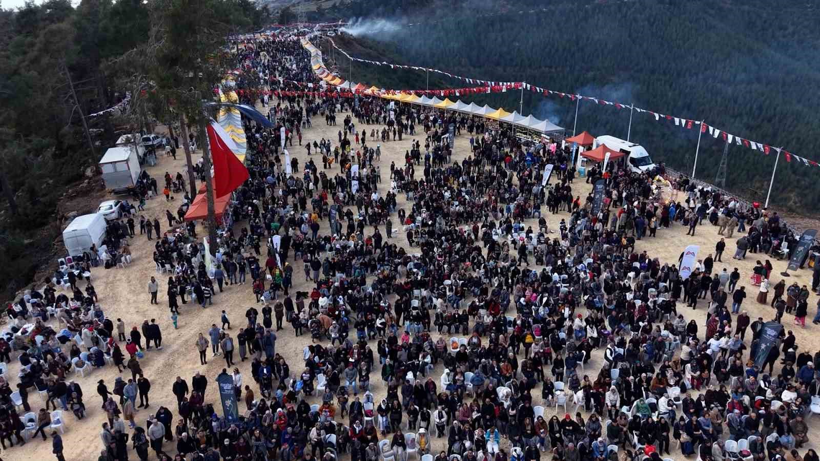 Mersin’de 4. Nergis Şenliği binlerce vatandaşı buluşturdu

