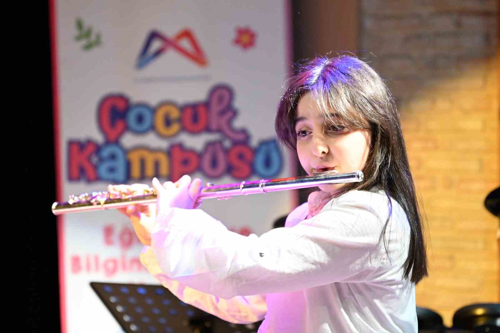 Mersin’de çocuk kampüsü öğrencilerinden sanat şöleni
