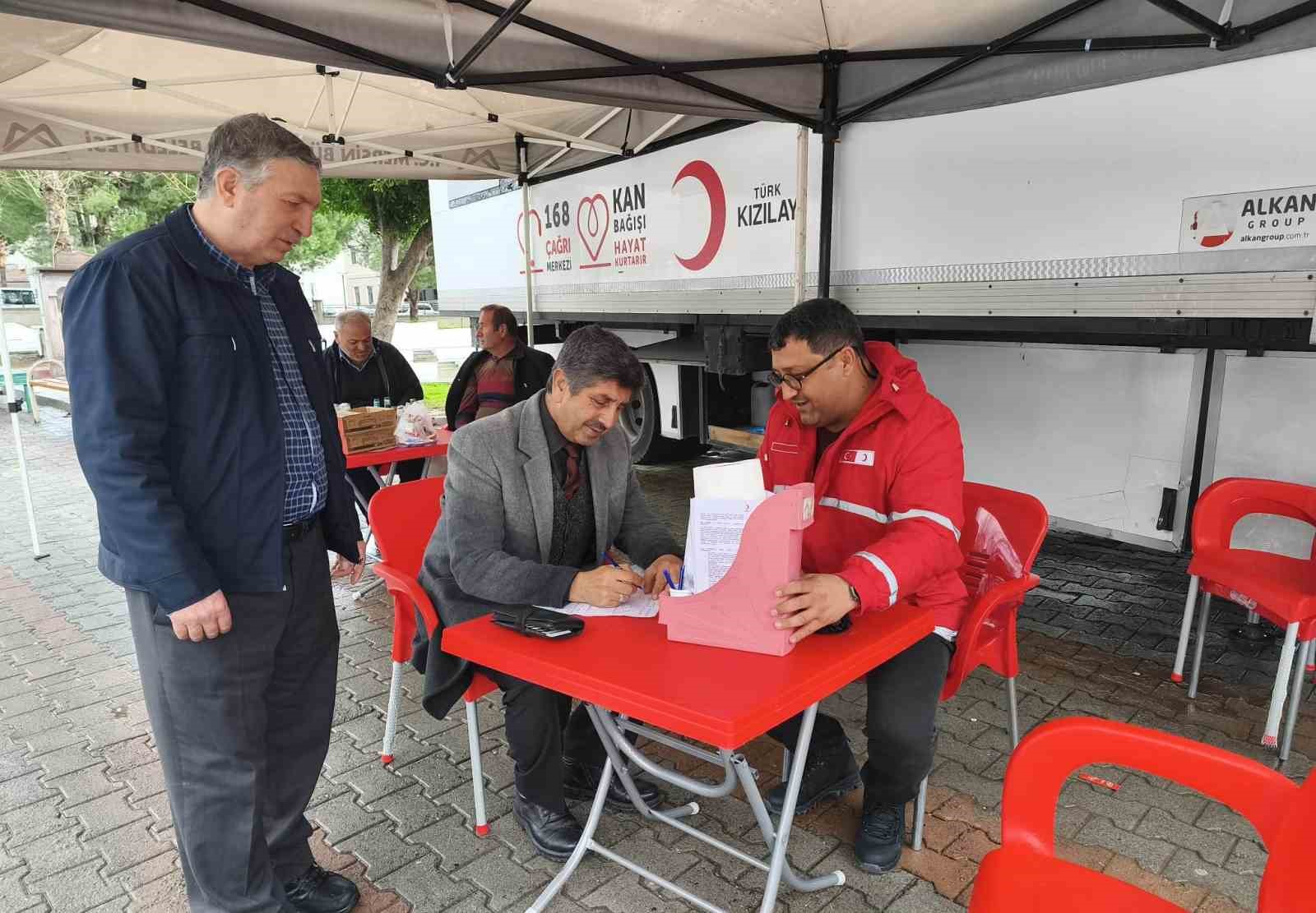 Mersin’de din görevlilerinden Ramazan öncesi kan bağışı
