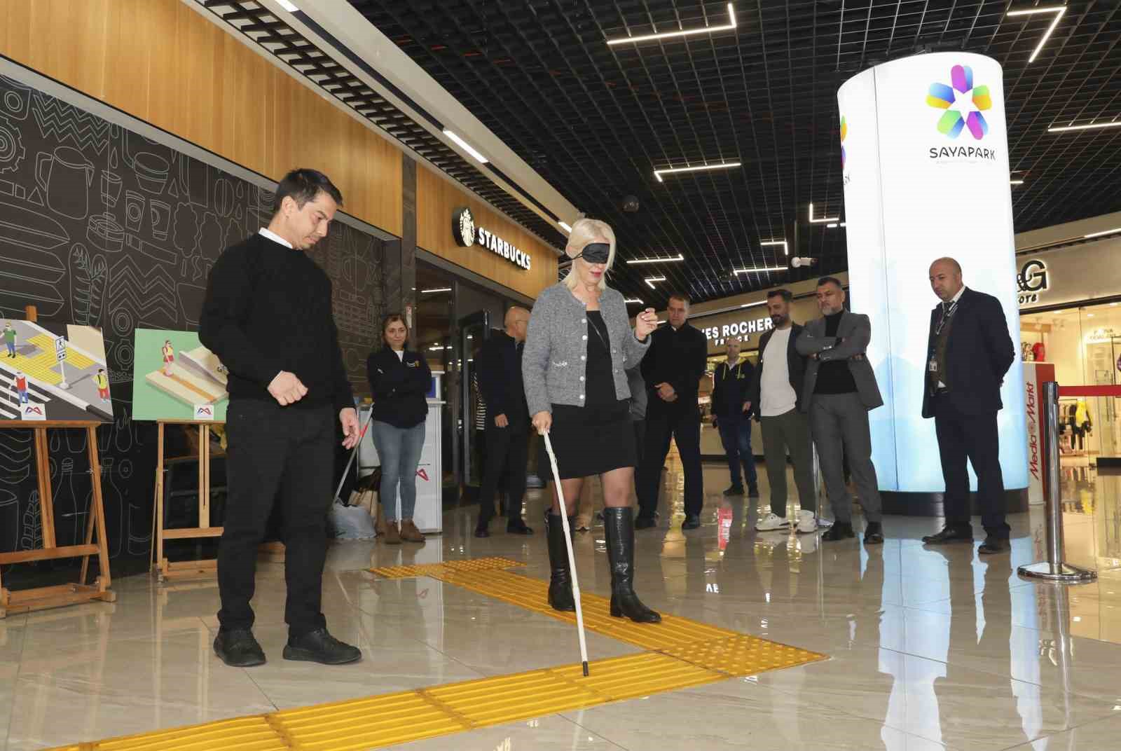 Mersin’de görme engelliler için empati parkuru kuruldu
Mersin’de görme engelliler için empati parkuru kuruldu