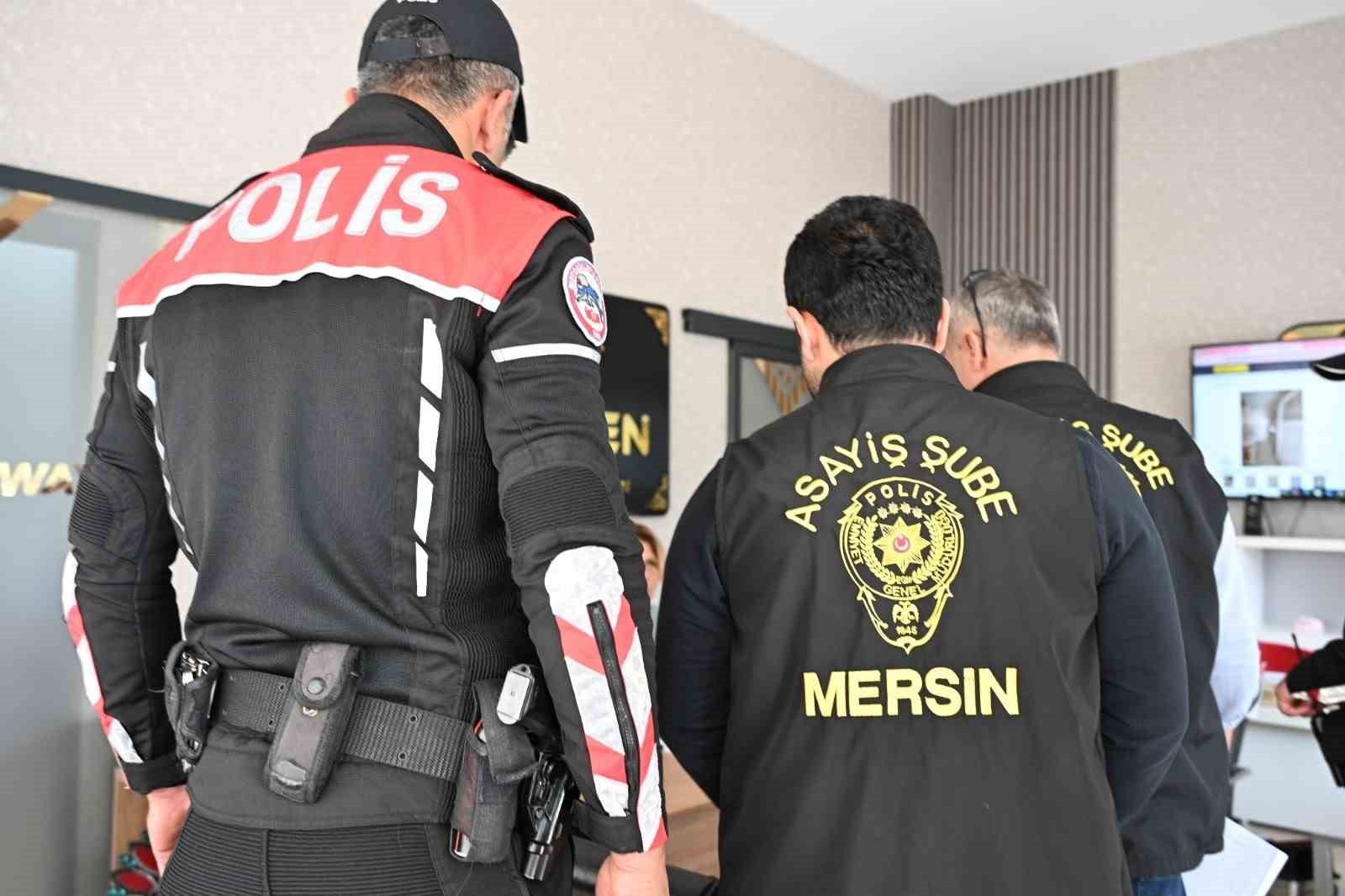 Mersin’de günü birlik evlerle kiralık araçlar denetlendi: 381 bin TL ceza
