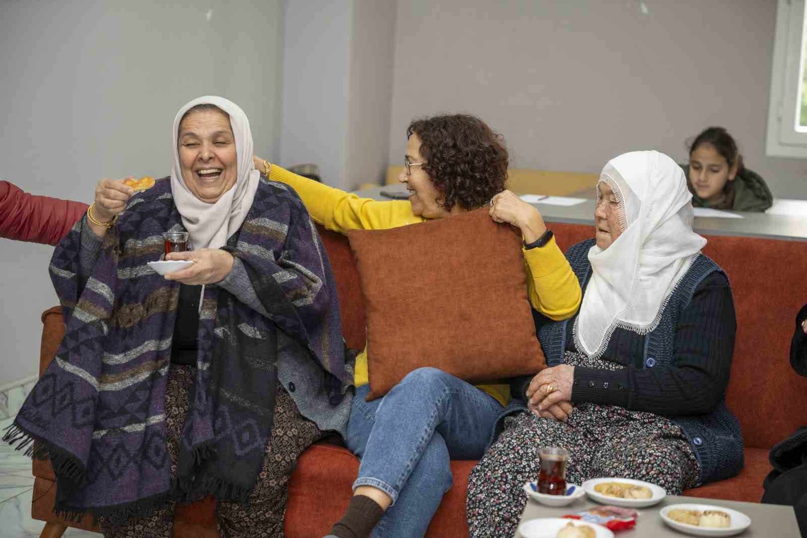 Mersin’de Hanımevleri kadınlara güvenli ve sıcak alan sunuyor
Mersin’de Hanımevleri kadınlara güvenli ve sıcak alan sunuyor