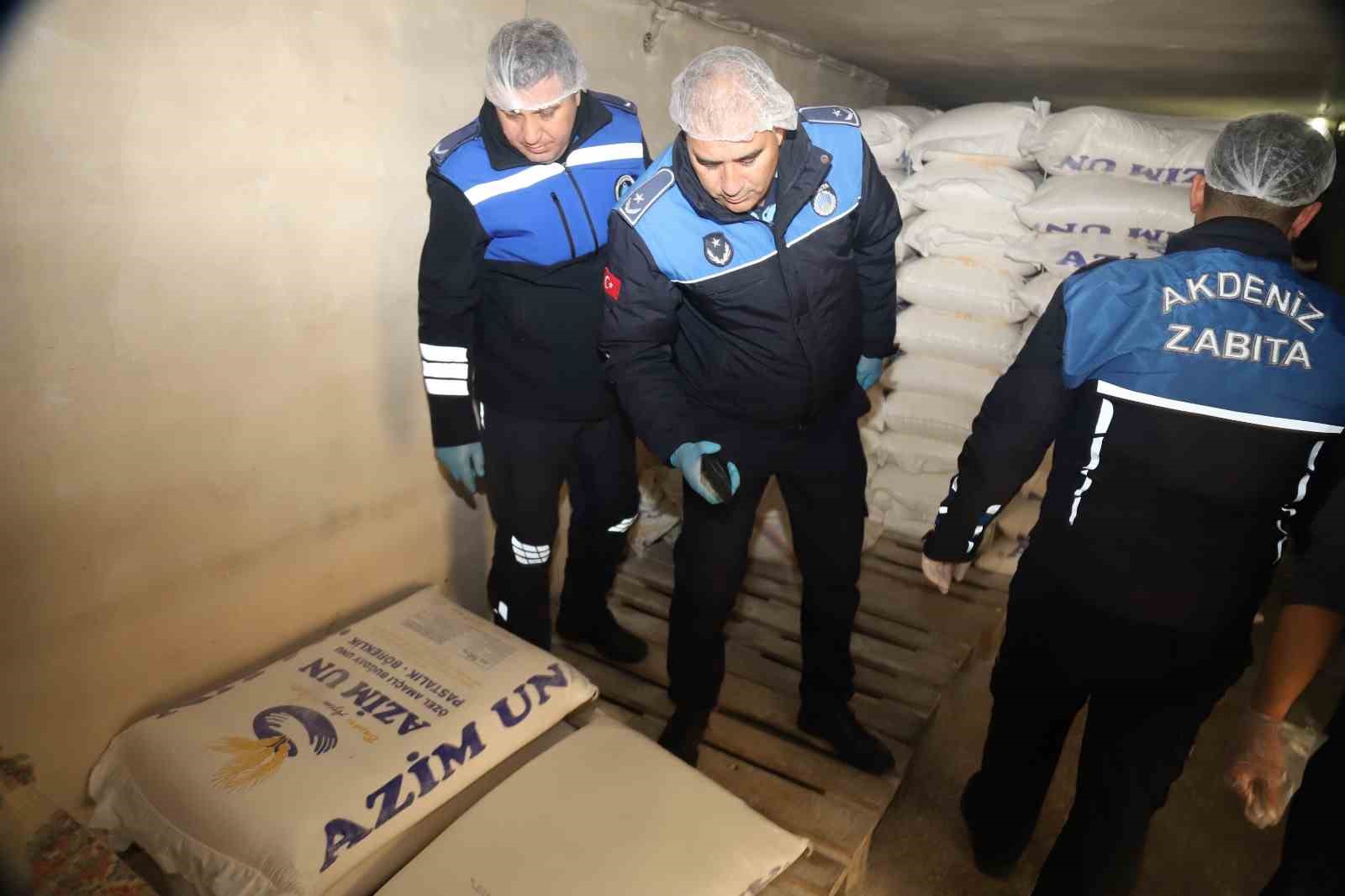 Mersin’de hijyen kurallarına uymayan fırına 6 bin 400 lira ceza
