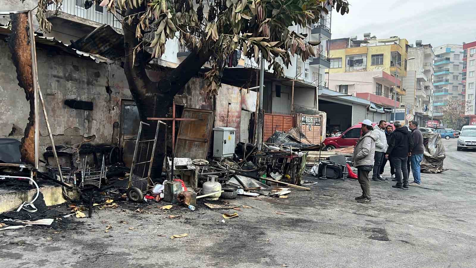 Mersin’de kundaklanan evde 58 yaşındaki kişi ağır yaralandı
