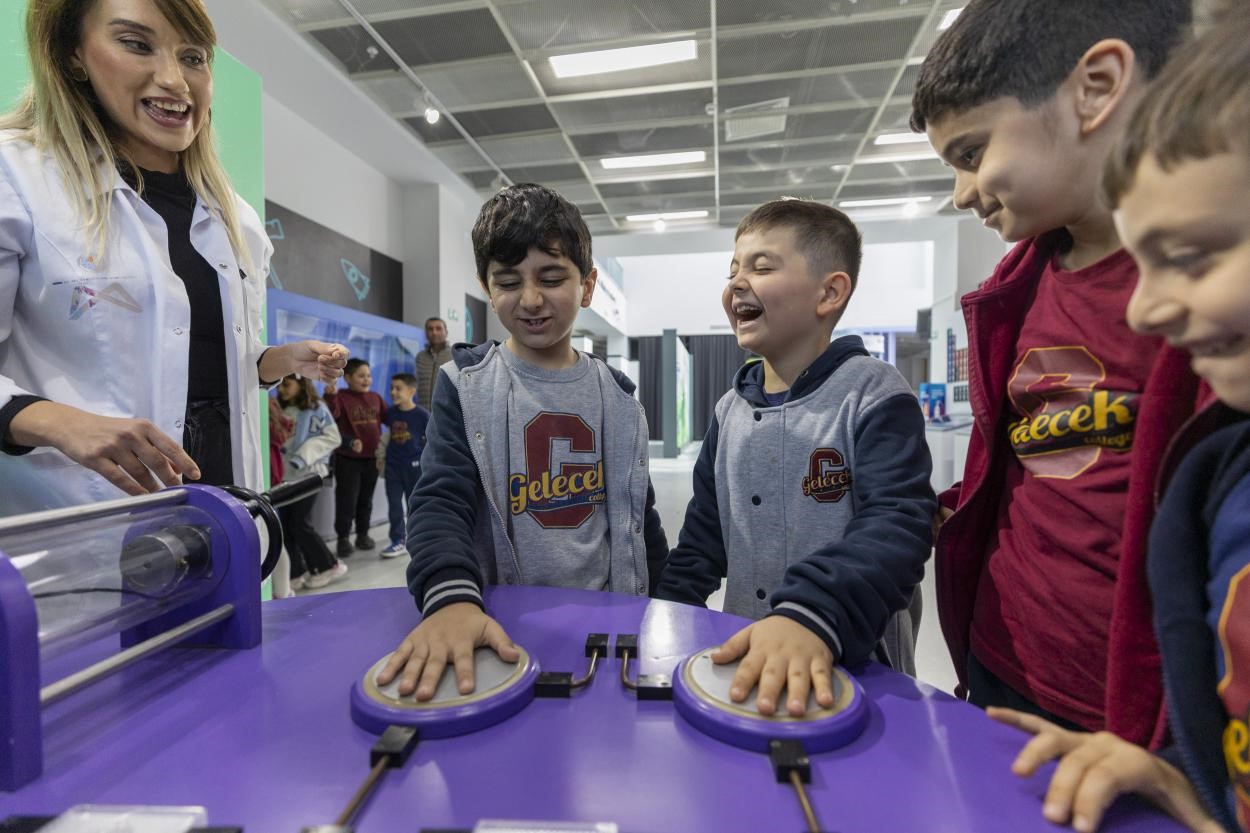 Mersin’de Mercan Bilim Merkezi 200 bin ziyaretçiye ulaştı
