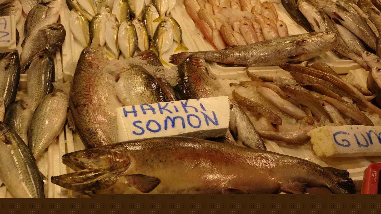 Mersin’de Ramazan’da balık fiyatları düştü, satışlar arttı
