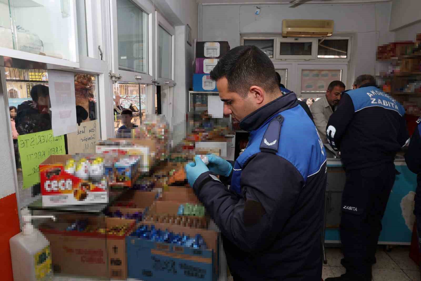 Mersin’de sağlıksız ürün satan kantine ceza
