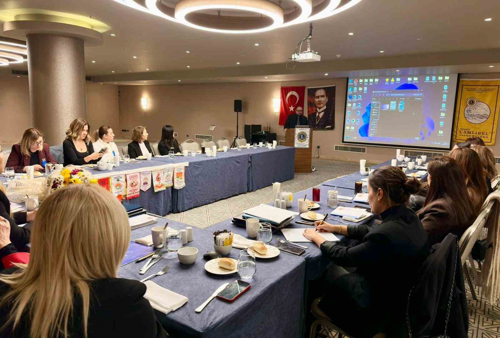 Mersin’de sürdürülebilir istihdam için Kariyer Merkezi-STK buluşması
Mersin’de sürdürülebilir istihdam için Kariyer Merkezi-STK buluşması